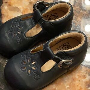 Stride Rite Learn to Walk black t-strap shoes. Size 3 1/2 medium baby size.